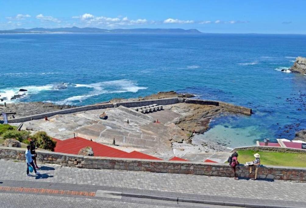 Hermanus Waterfront, Sea View Apartment With Balcony Exterior foto